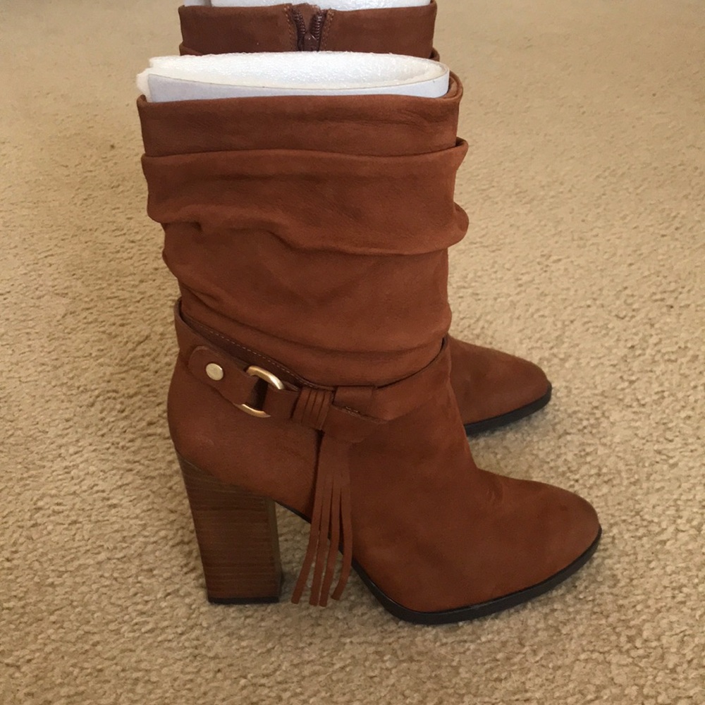 Brand new Guess “Tasmin” boots.